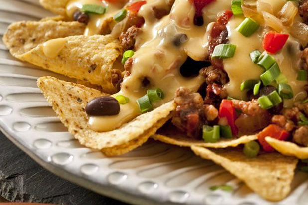 Cheesy Chili Nachos