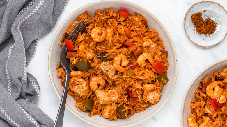 hearty jambalaya in bowl 