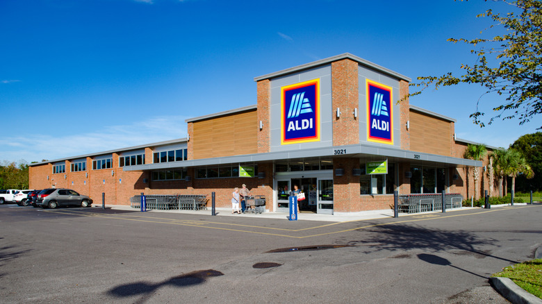 Aldi grocery store