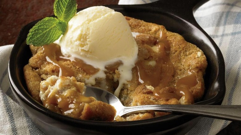 Outback skillet cookie