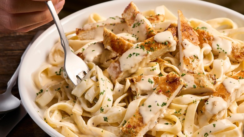 Olive Garden chicken alfredo