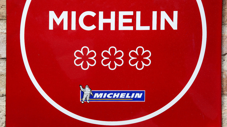 Three Michelin star sign