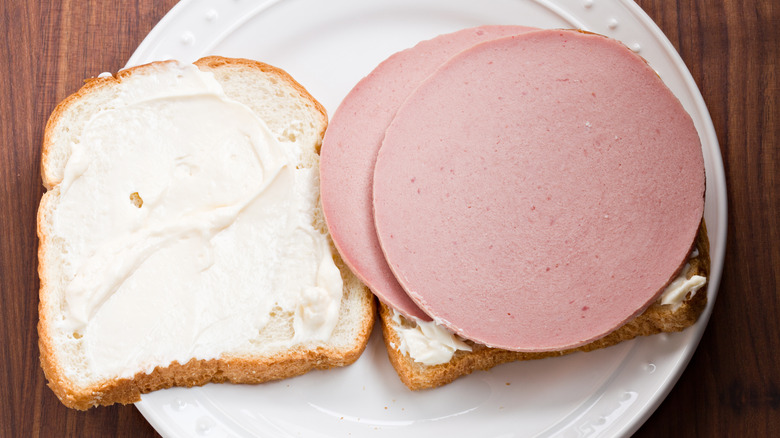 Bologna sandwich