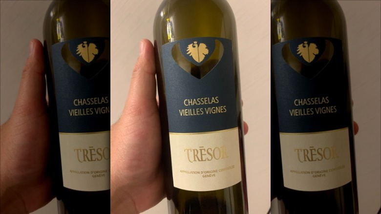 bottle of Chasselas wine