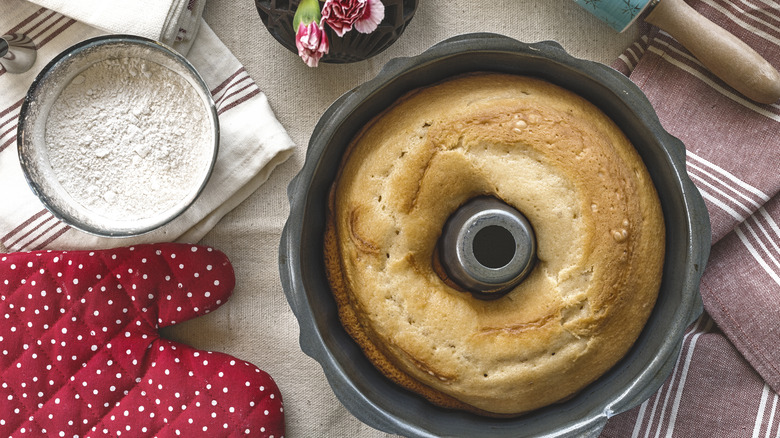Bundt cake in pan