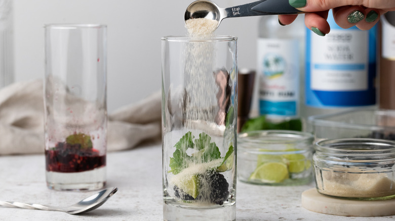 mojito ingredients in glass 
