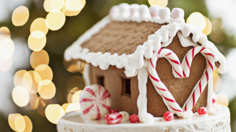 Small gingerbread house