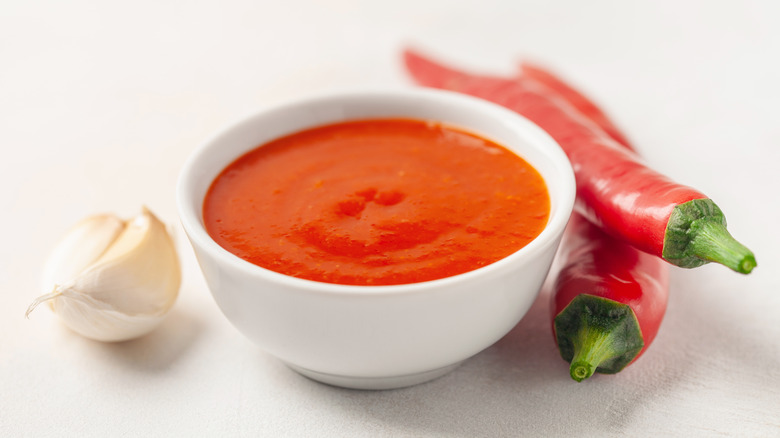 Sriracha with garlic and red jalapeño peppers