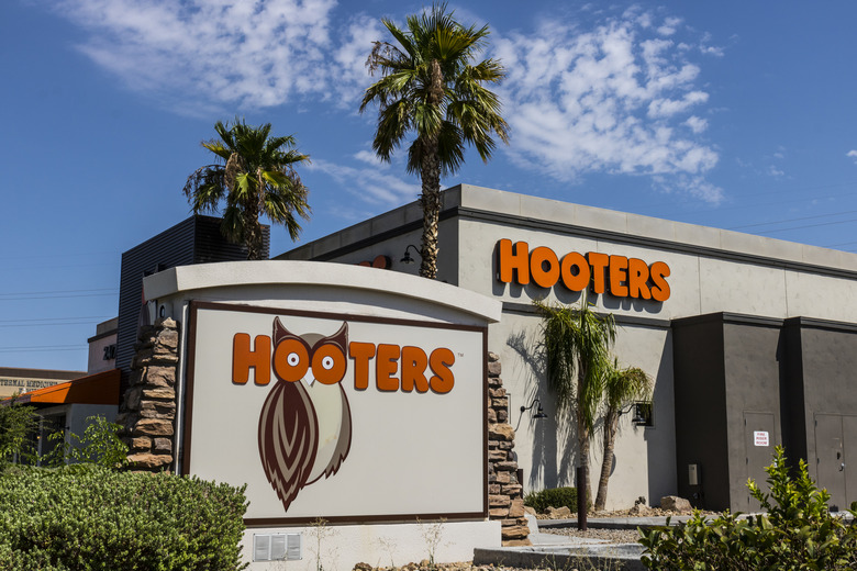 hooters