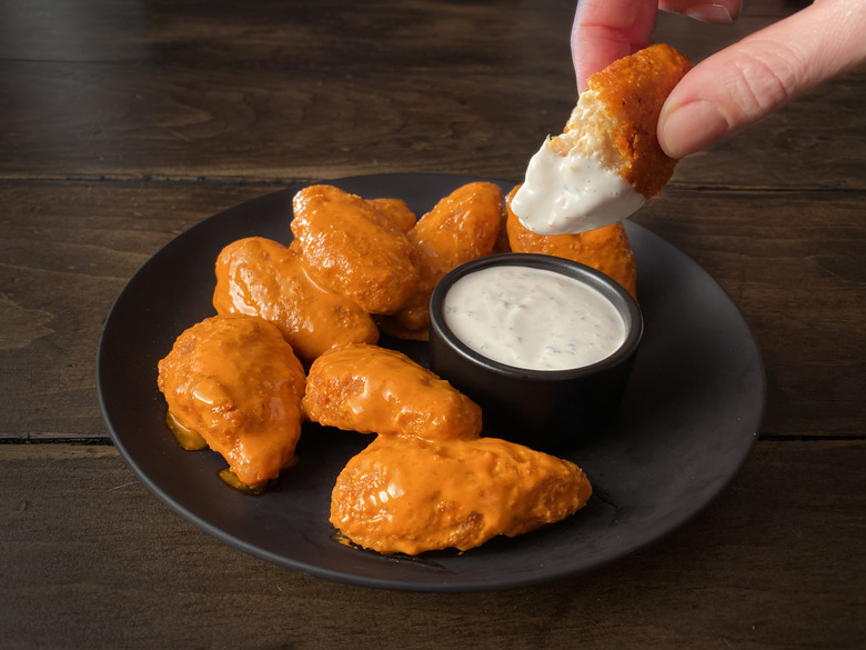 Hooters Quorn Wings