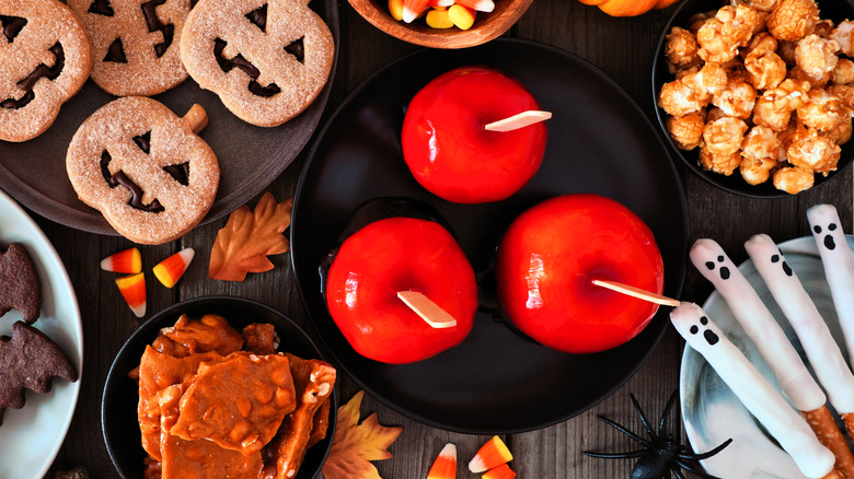 Halloween cookies and candy apples
