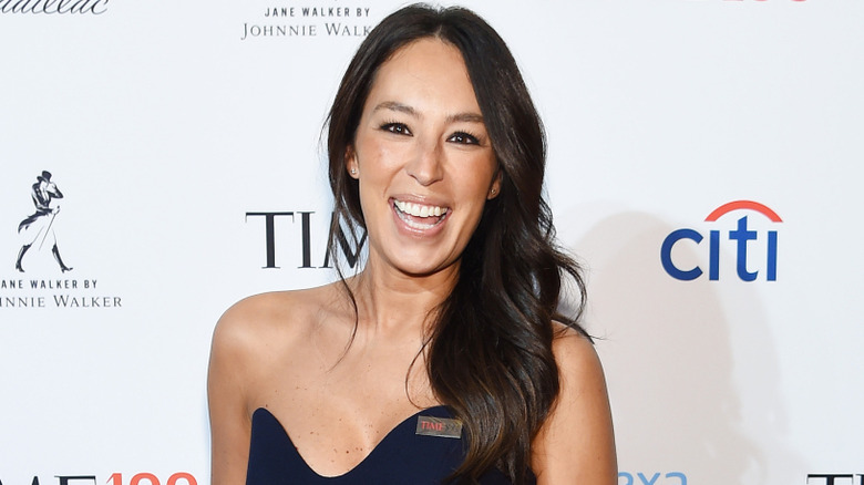 Joanna Gaines smiling on the red carpet