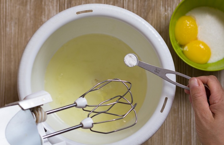 Egg whites: Refrigerator 