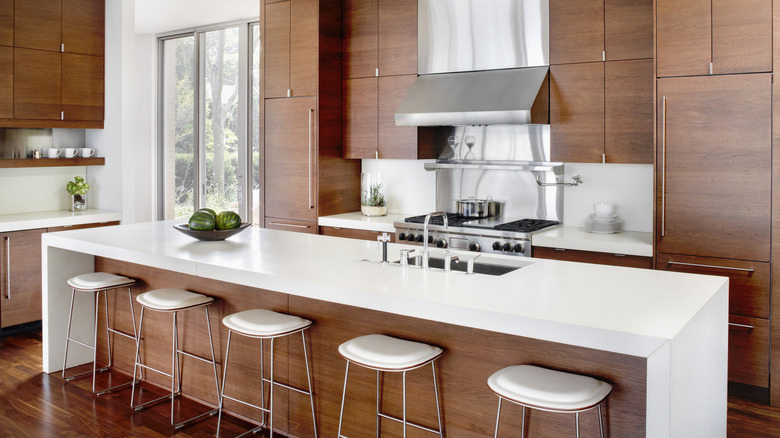 Mostly empty island in kitchen