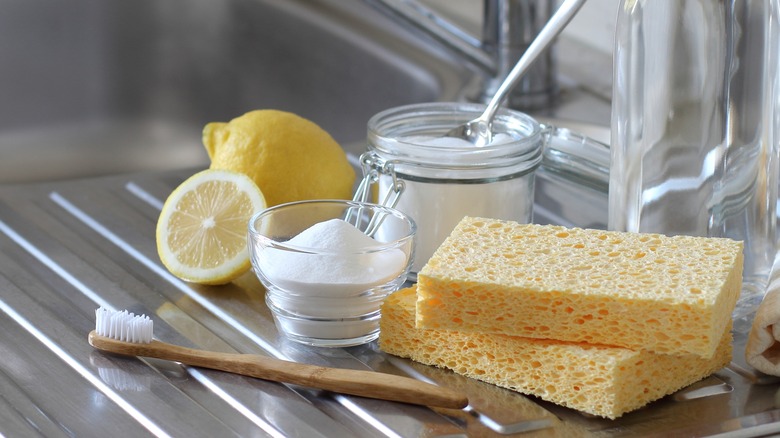 baking soda cleaning setup 