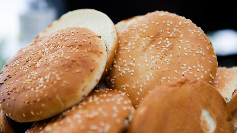 pile of hamburger buns