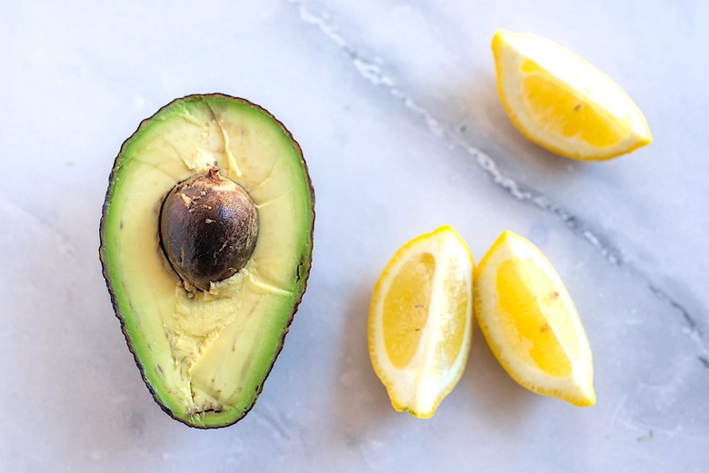 Save avocados with lemon juice