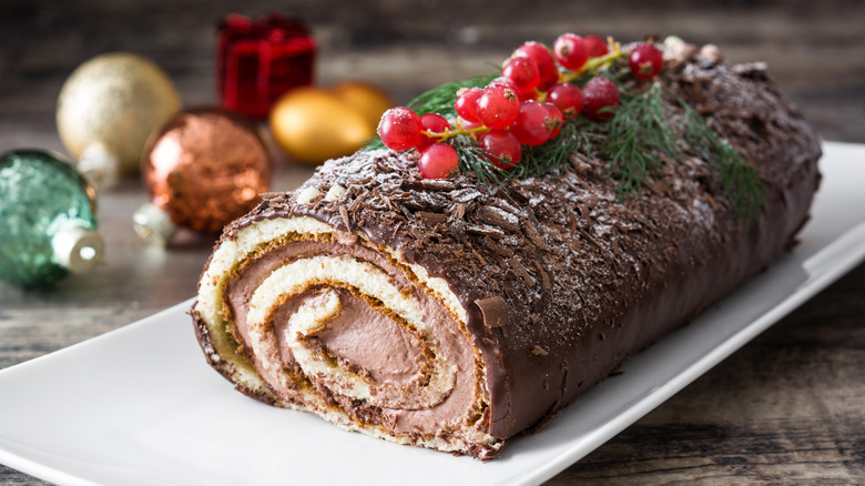 Bûche de Noël cake with