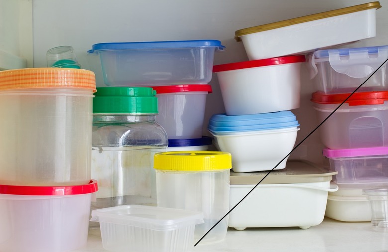 Organize plastic storage containers 