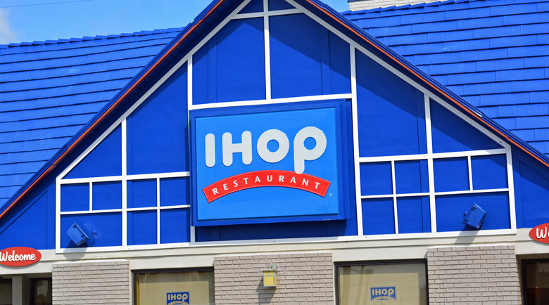 IHOP, IHOb, burgers, chain restaurant, international house of burgers