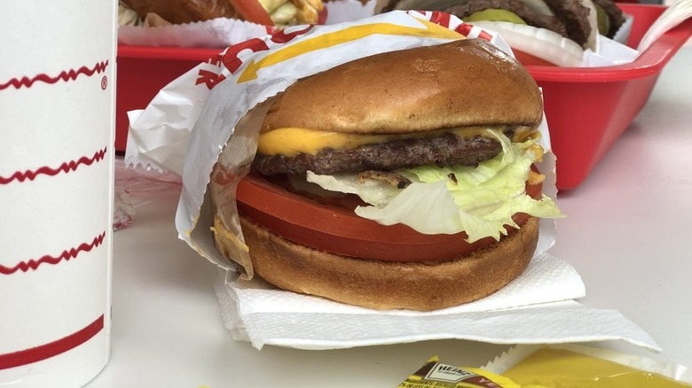 Cheeseburger with Extra Tomato 