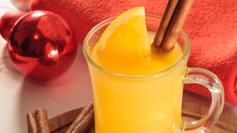 glass of wassail