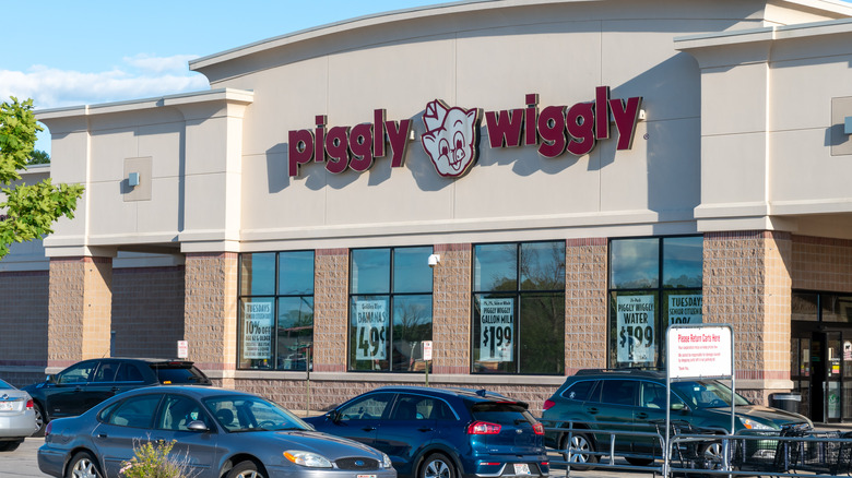 Piggly Wiggly exterior 
