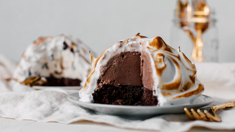 Baked Alaska dessert 