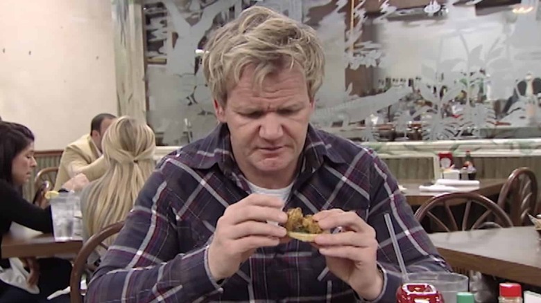 Gordon Ramsay eats chicken