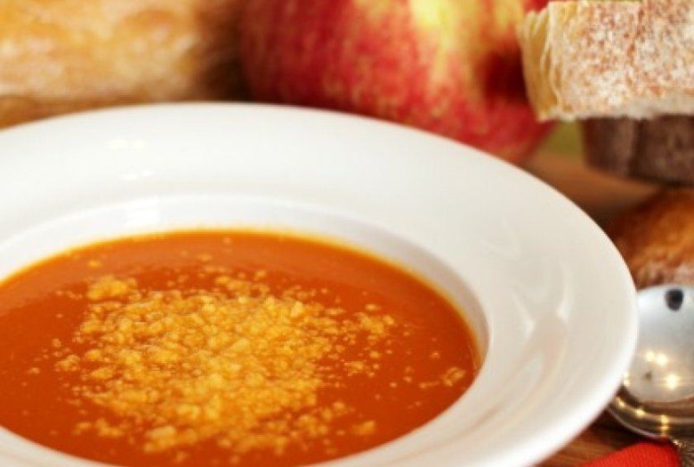 Creamy Apple and Tomato Soup