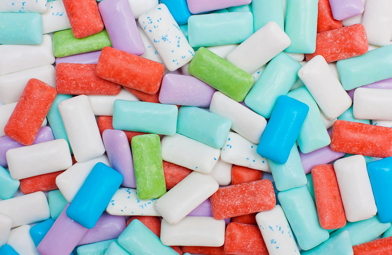 Does chewing gum really take 7 years to digest? 