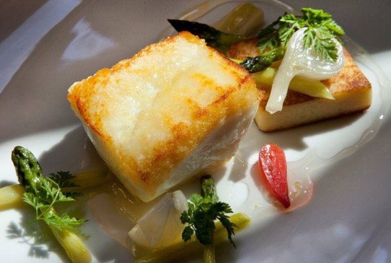 Halibut With Asparagus, Spring Onions, and Lemon Thyme