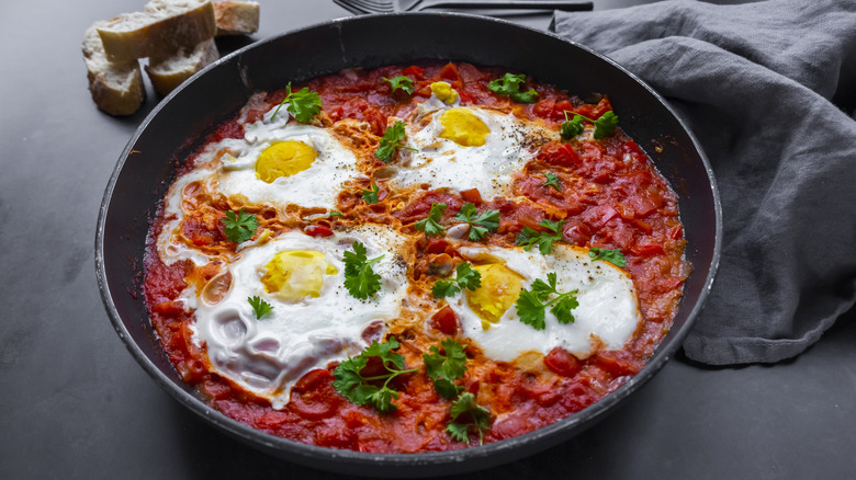 Shakeshuka in pan