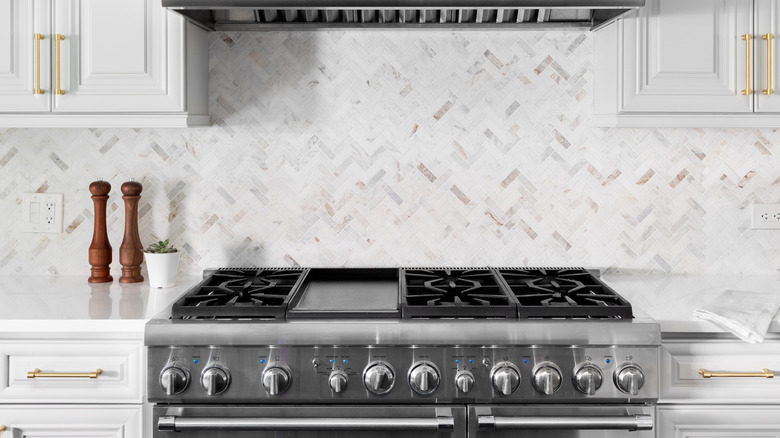 Gas stove