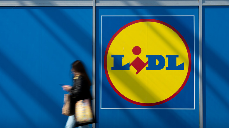 Lidl storefront