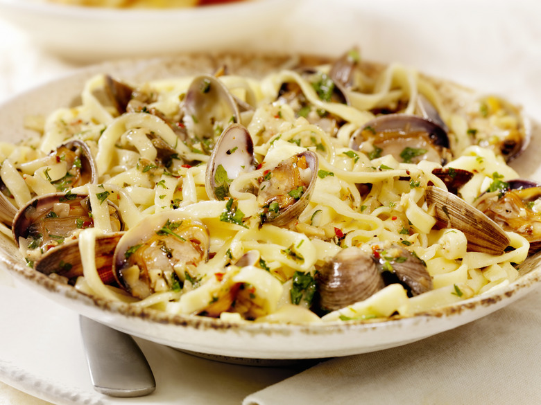 Linguine and Clams recipe - The Daily Meal