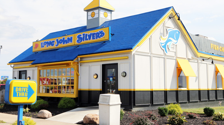 Long John Silver's sign
