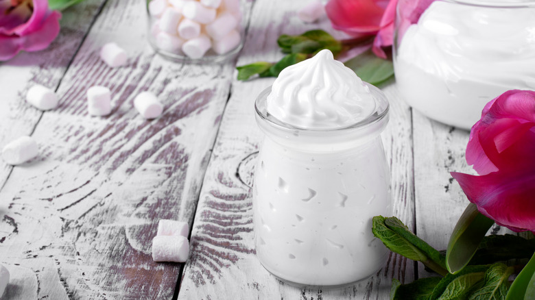 jar of marshmallow creme