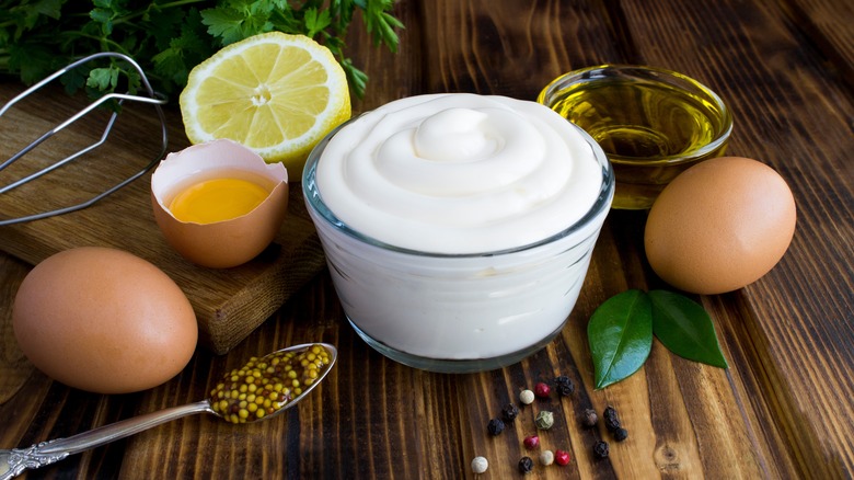 fresh mayonnaise ingredients mixed together
