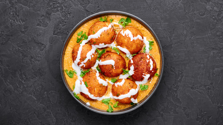 bowl of kofta curry