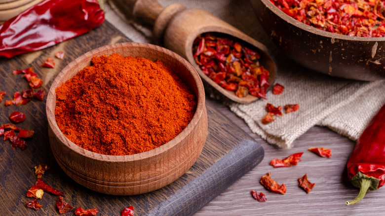 Crushed and dried red peppers