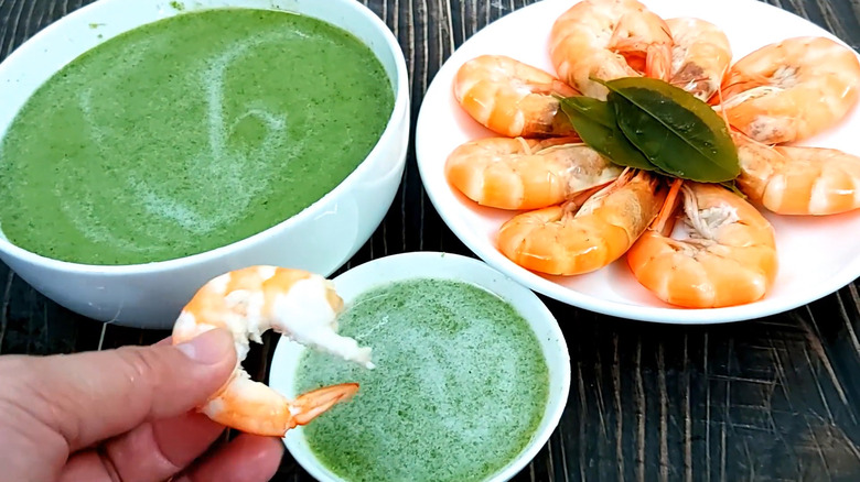 Muoi ot xanh with shrimp