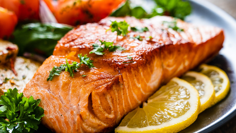 Seared salmon with lemon