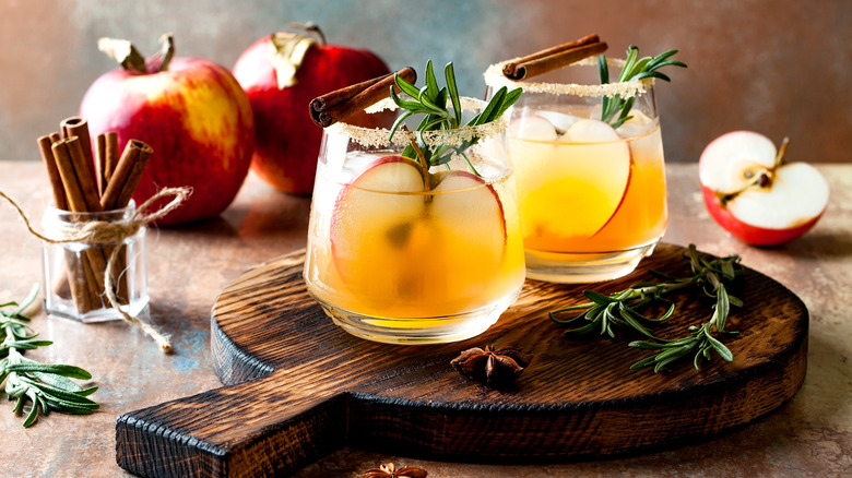 Apple mocktails on tray