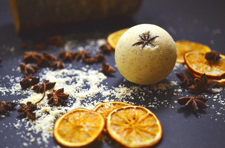 Pumpkin spice bath bomb