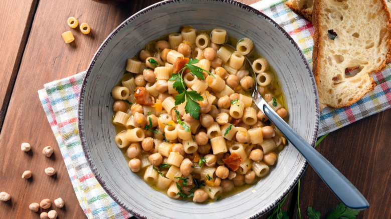 Bowl of pasta e ceci