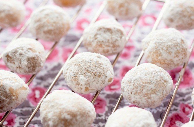 Peppermint Snowball Cookies