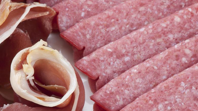 Rolled deli meat
