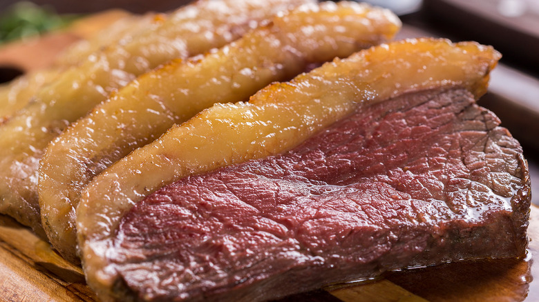 Close up of slices of pincanha focusing on the fat cap
