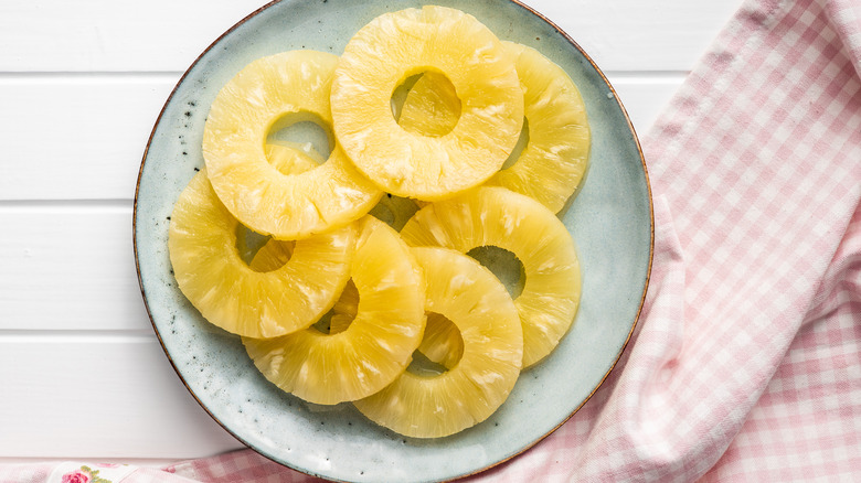 sliced pineapple on a plate